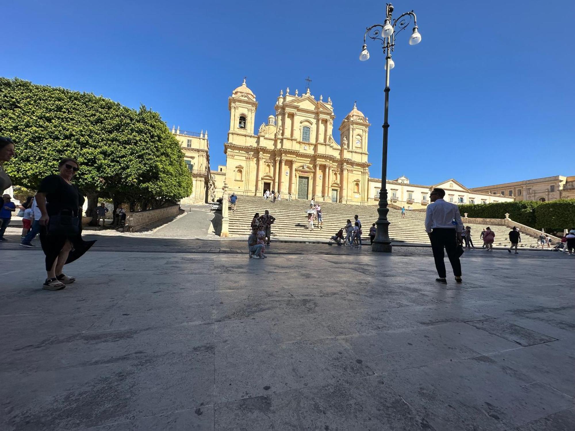 Tannur Del Carmine Noto