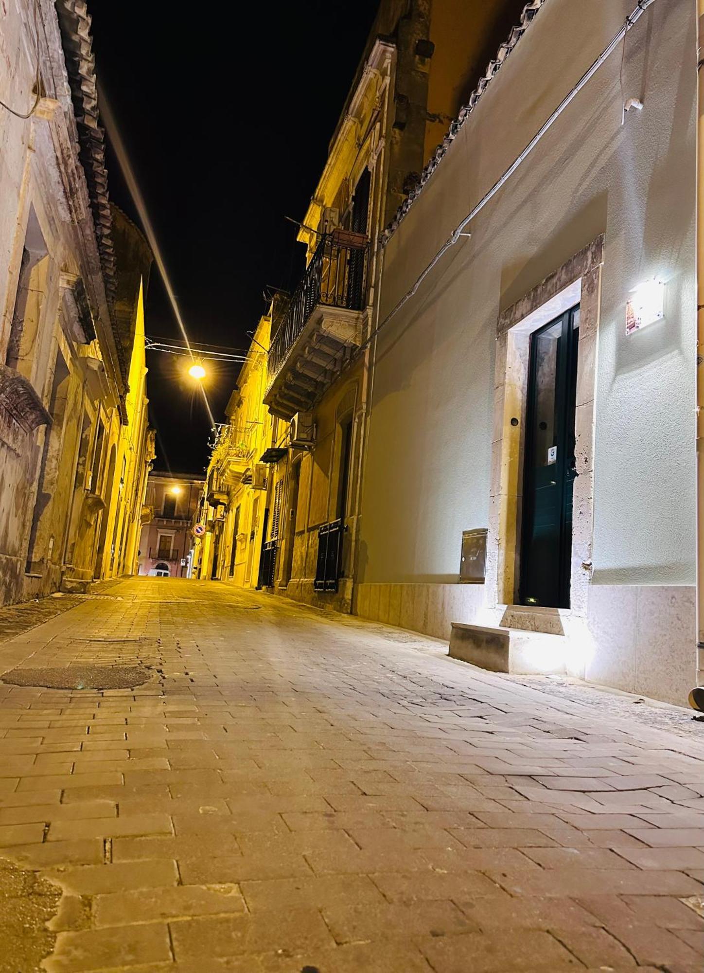 Tannur Del Carmine * Noto